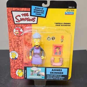 Agnes Skinner World of Springfield Simpsons Intelli-tronic Figure 2004 NIP 16